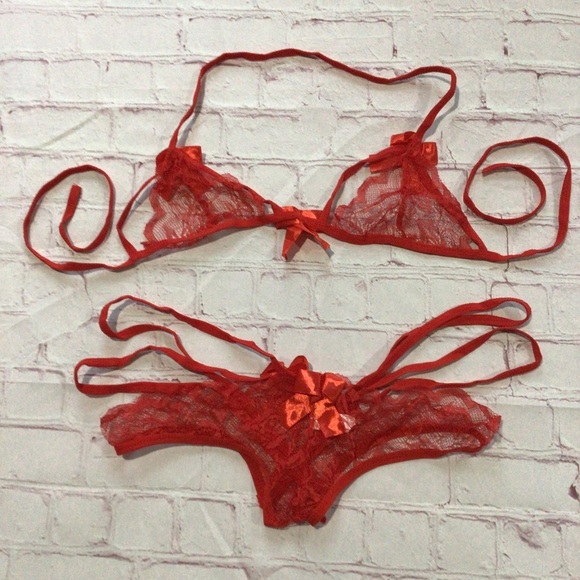 Sexy Red Strappy Lace Bra and Panty Lingerie Set - Size Small - Picture 5 of 7
